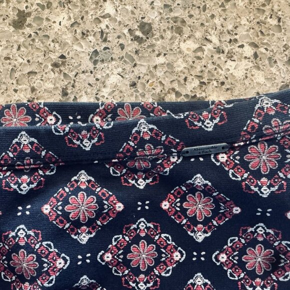 Abercrombie & Fitch Pull-On Women's Cotton Blend Shorts - Navy/Medallion Print - - Picture 6 of 11